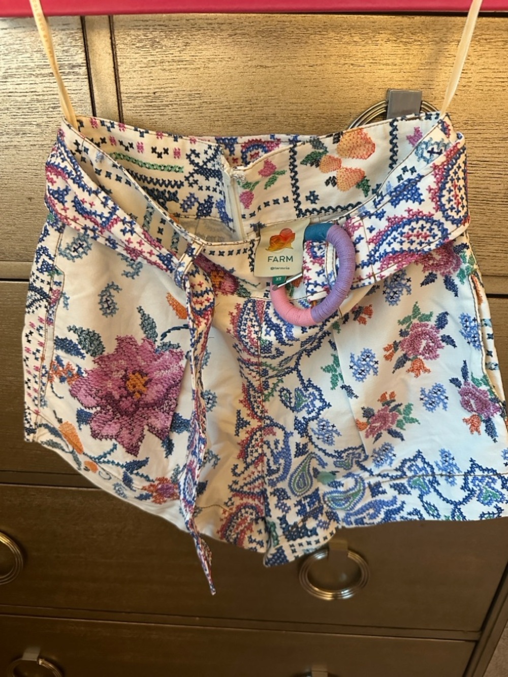🛍️SALE🛍️ FARM Rio Romantic Bandanas Belted High-Waist Embroidered Floral Shorts - Picture 2 of 6